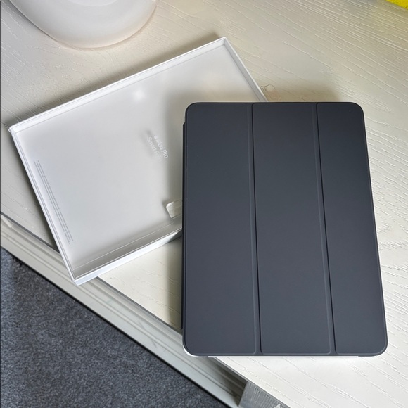 iPad Pro Smart Folio - 11 inch -NEW!! - Picture 1 of 5